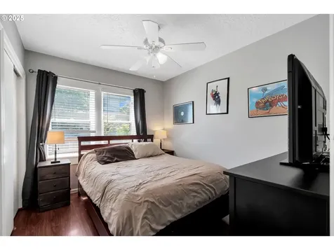 402 SE 75th Avenue Portland OR 97215