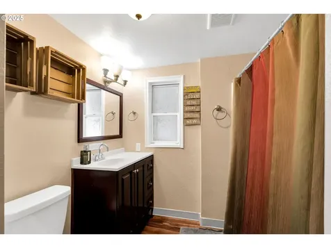 402 SE 75th Avenue Portland OR 97215