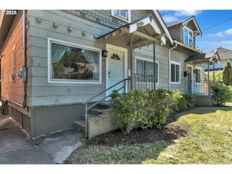402 SE 75th Avenue Portland OR 97215