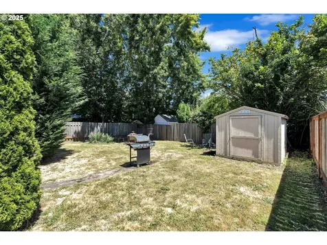 402 SE 75th Avenue Portland OR 97215