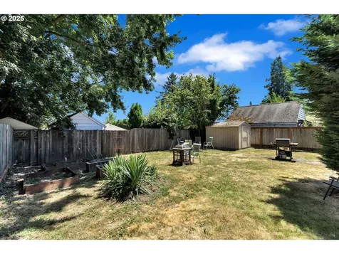 402 SE 75th Avenue Portland OR 97215