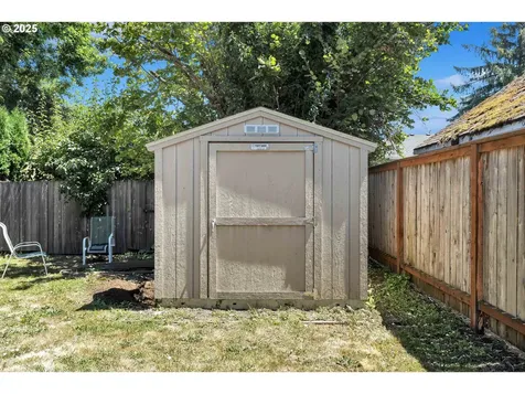 402 SE 75th Avenue Portland OR 97215