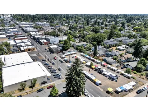 402 SE 75th Avenue Portland OR 97215