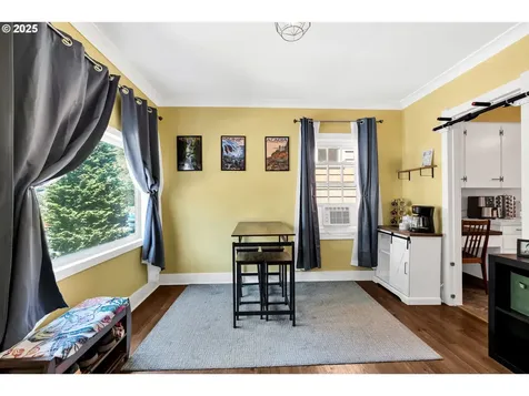 402 SE 75th Avenue Portland OR 97215