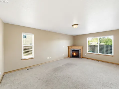 2528 N Crater Lane Newberg OR 97132