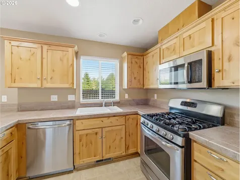 2528 N Crater Lane Newberg OR 97132