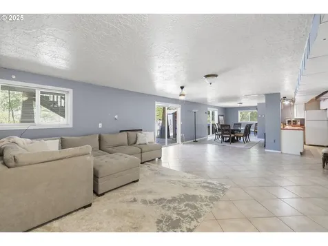 23851 Schultz Road NE Aurora OR 97002