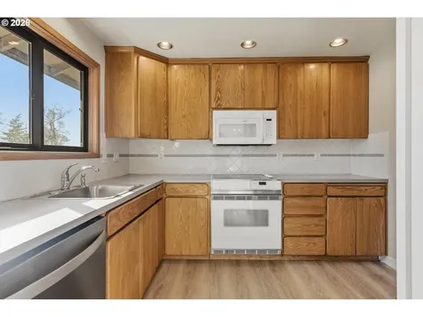 6830 Glen Echo Avenue Gladstone OR 97027