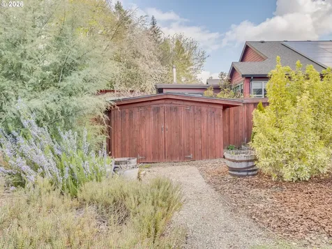 2799 NE Destiny Drive Mcminnville OR 97128