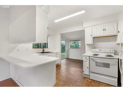 9615 SE Cora Street Portland OR 97266