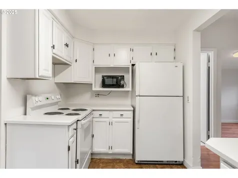 9615 SE Cora Street Portland OR 97266