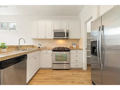 6512 NW 165th Avenue Portland OR 97229