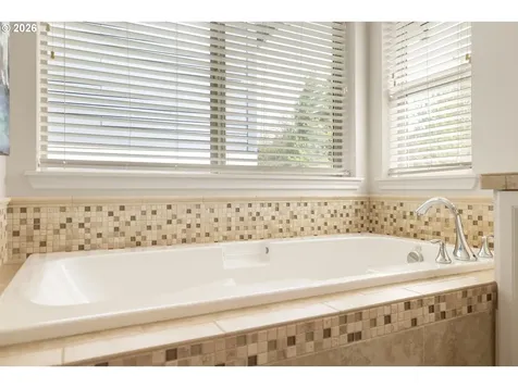6512 NW 165th Avenue Portland OR 97229