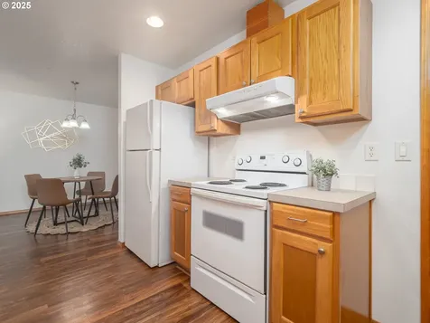 402 E Washington Street Carlton OR 97111