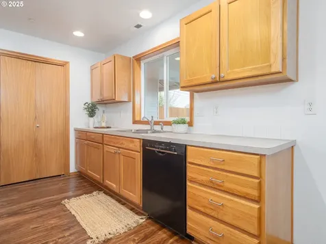 402 E Washington Street Carlton OR 97111
