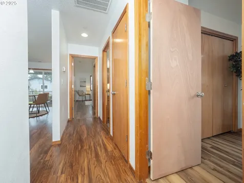 402 E Washington Street Carlton OR 97111