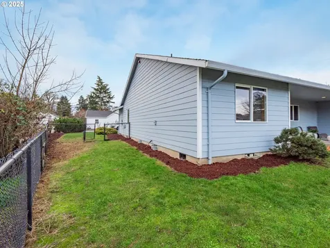 402 E Washington Street Carlton OR 97111