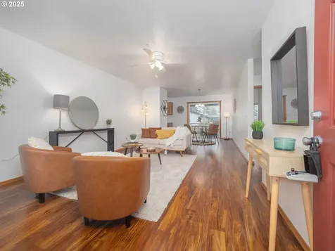 402 E Washington Street Carlton OR 97111