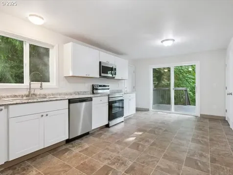 2855 SE 103rd Avenue Portland OR 97266