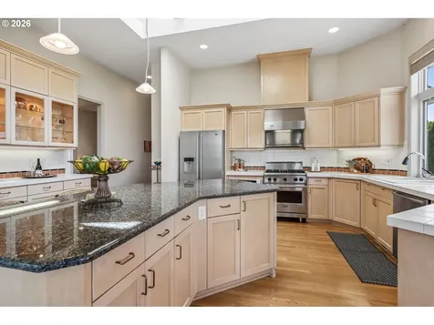 2505 NW Pinnacle Drive Portland OR 97229