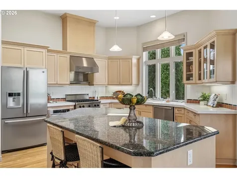 2505 NW Pinnacle Drive Portland OR 97229