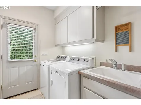 2505 NW Pinnacle Drive Portland OR 97229