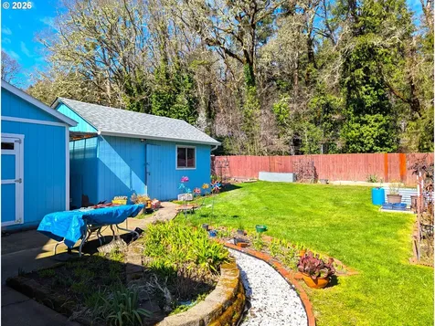 48379 7th Street Oakridge OR 97463