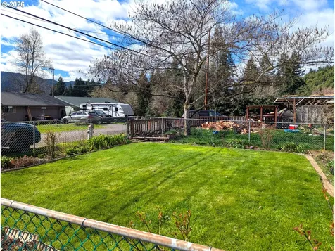 48379 7th Street Oakridge OR 97463