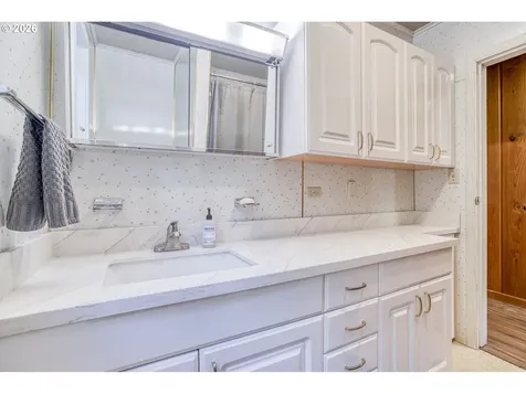 1140 Hidden Valley Road Toledo OR 97391