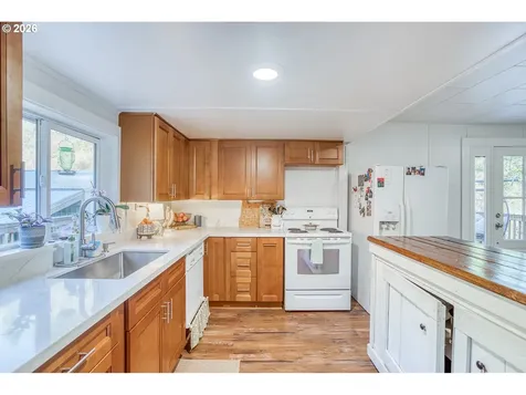 1140 Hidden Valley Road Toledo OR 97391