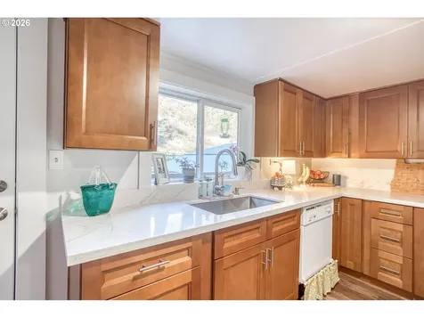 1140 Hidden Valley Road Toledo OR 97391