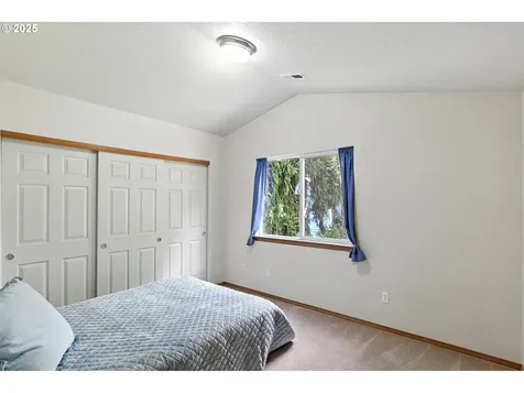 5719 SE Lexington Street Portland OR 97206