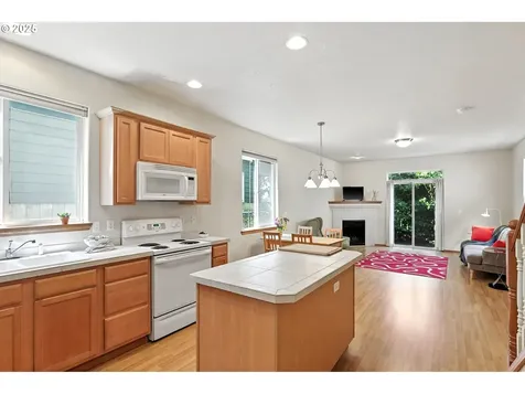 5719 SE Lexington Street Portland OR 97206