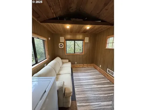 232 Horseshoe Bend Florence OR 97439