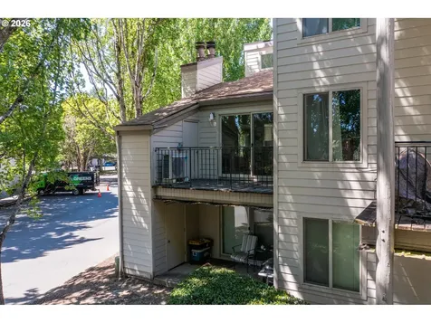 10137 SW Trapper Terrace Beaverton OR 97008