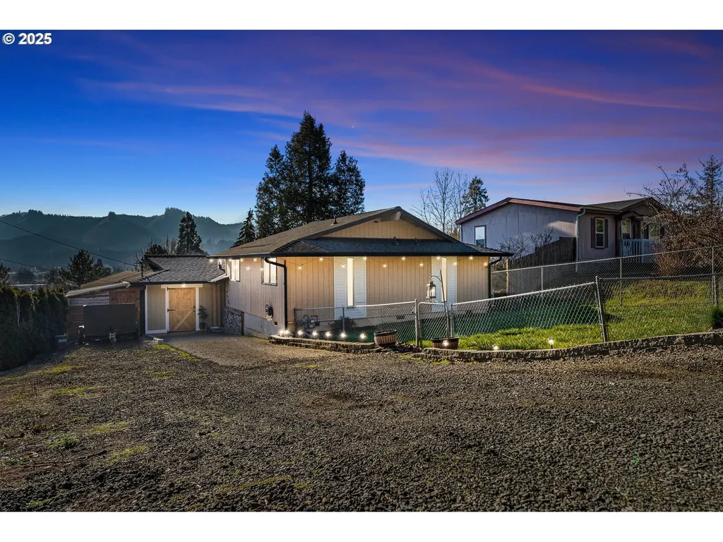 348 E Sixth Avenue Sutherlin OR 97479