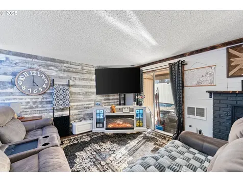 348 E Sixth Avenue Sutherlin OR 97479