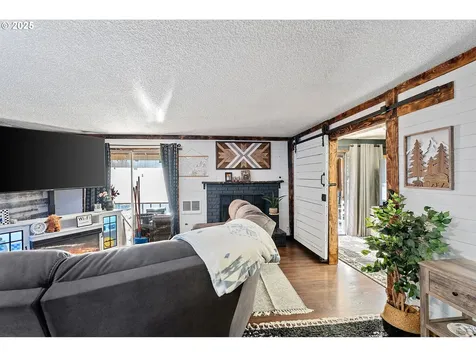 348 E Sixth Avenue Sutherlin OR 97479