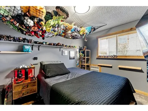 348 E Sixth Avenue Sutherlin OR 97479