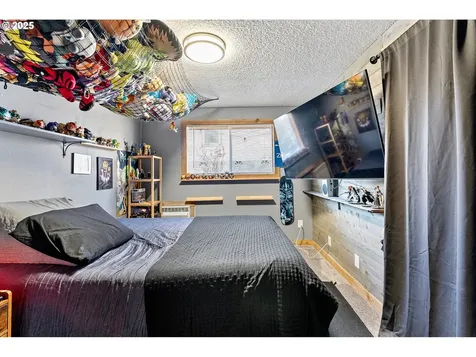348 E Sixth Avenue Sutherlin OR 97479