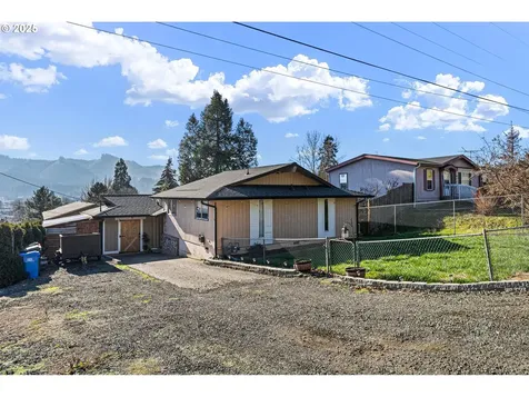 348 E Sixth Avenue Sutherlin OR 97479