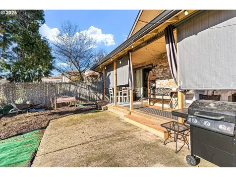 348 E Sixth Avenue Sutherlin OR 97479
