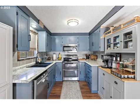 348 E Sixth Avenue Sutherlin OR 97479