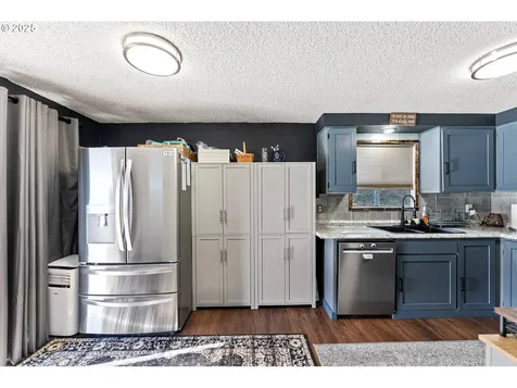 348 E Sixth Avenue Sutherlin OR 97479
