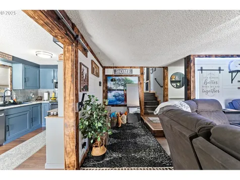 348 E Sixth Avenue Sutherlin OR 97479
