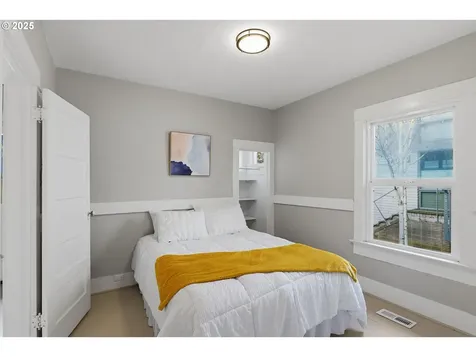 2225 SE 38th Avenue Portland OR 97214
