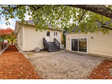 2225 SE 38th Avenue Portland OR 97214