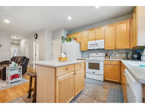 5828 SE 16th Loop Gresham OR 97080