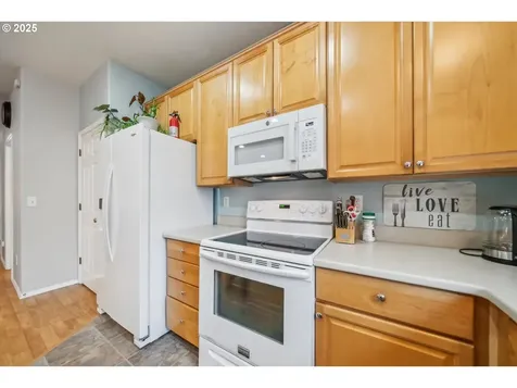 5828 SE 16th Loop Gresham OR 97080