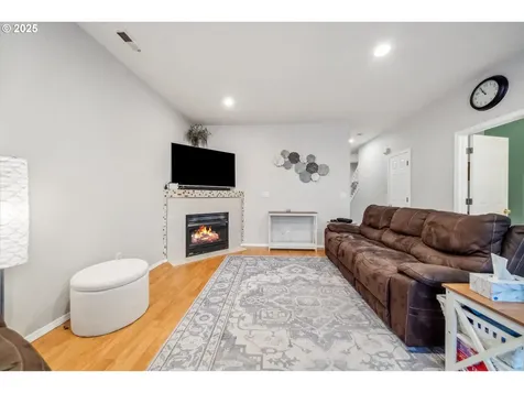5828 SE 16th Loop Gresham OR 97080
